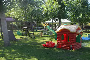 Camping Azzurro - Spielplatz vom Campingplatz im Grünen