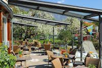Camping Badlerhof  -  Restaurant vom Campingplatz mit Terrasse im Grünen