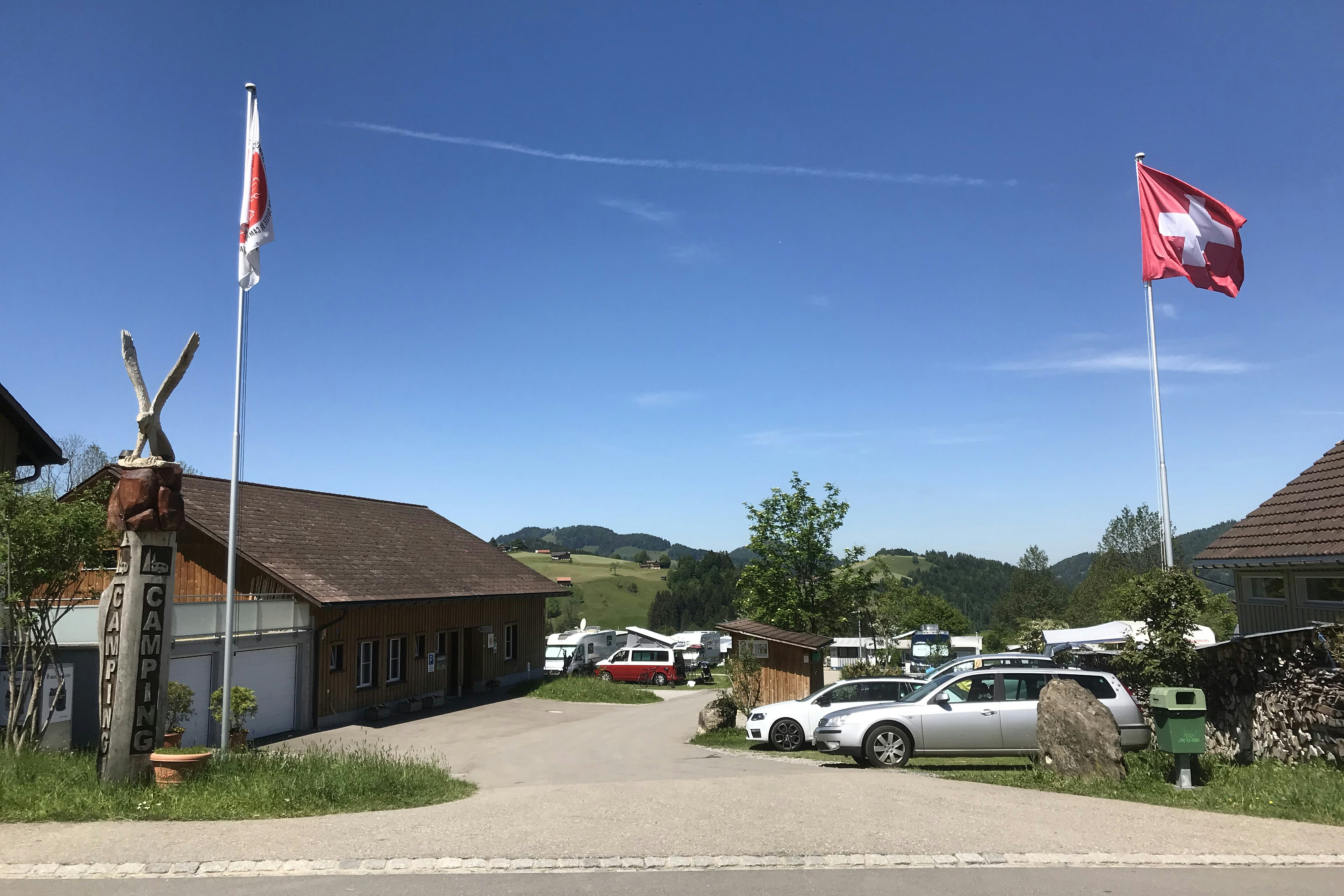 Camping Bächli - Eingang zum Campingplatz