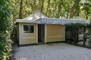 Camping Bagatelle Bengali-Hütte Mietunterkunft mit eigenem Parkplatz