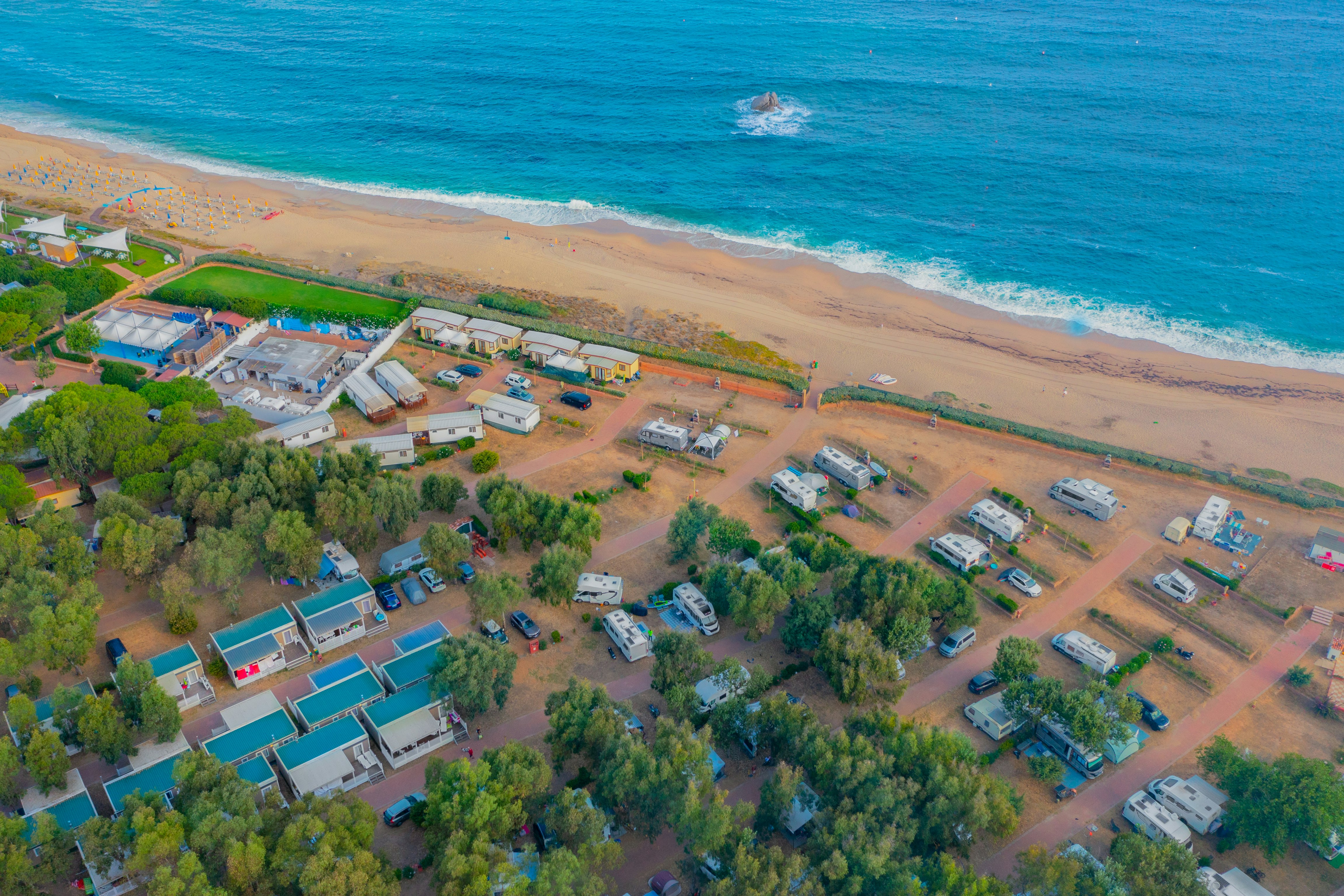 Camping Village Baia Blu la Tortuga  - Campingplatz aus der Vogelperspektive