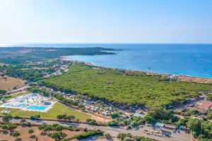 Camping Village Baia Blu la Tortuga - Campingplatz aus der Vogelperspektive