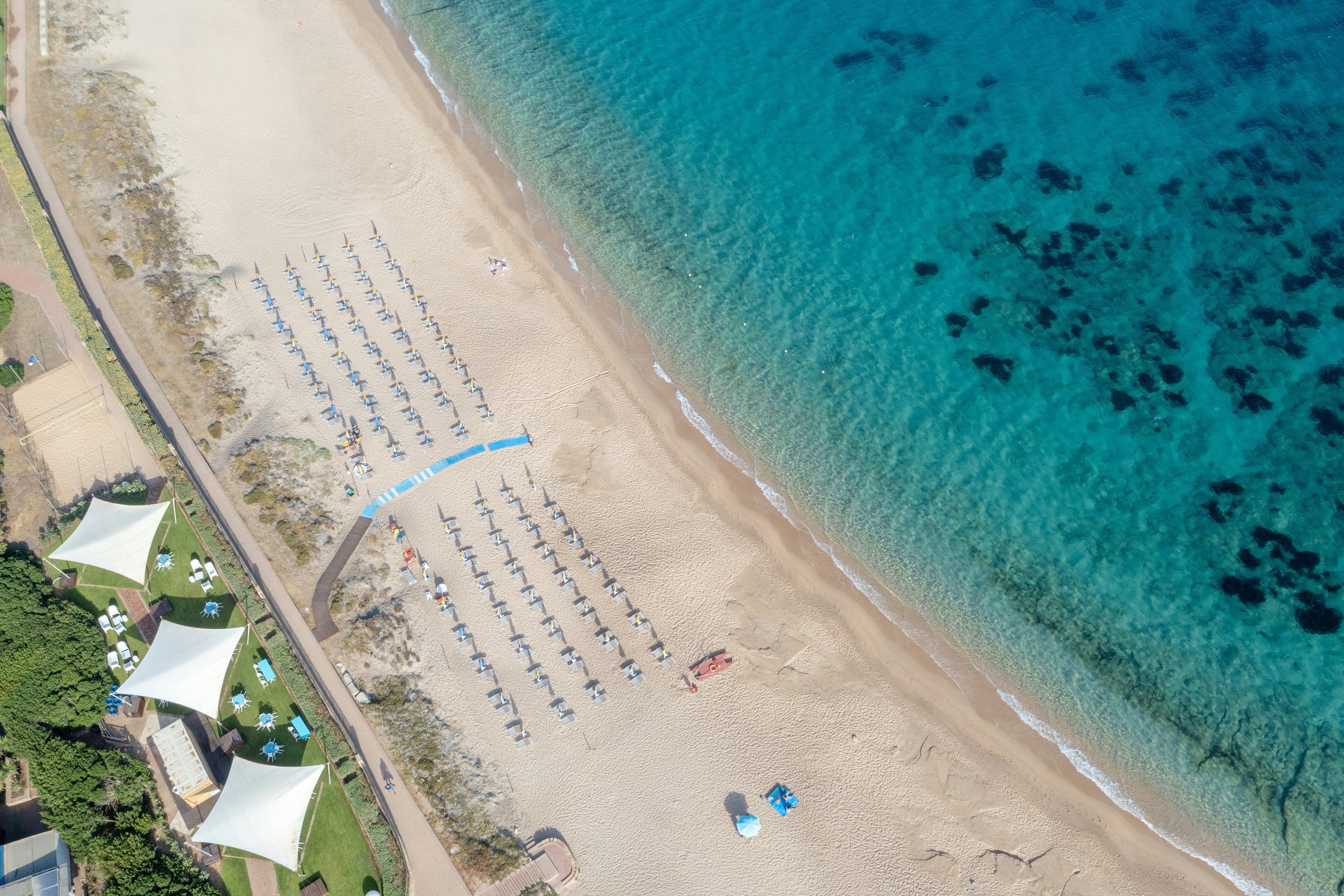 Camping Village Baia Blu la Tortuga - Campingplatz am Meer aus der Vogelperspektive