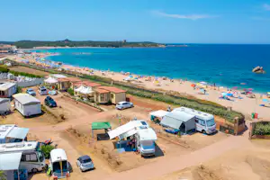 Camping Village Baia Blu la Tortuga - Standplätze mit Meerblick auf dem Campingplatz