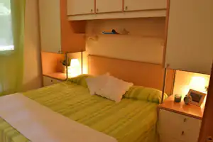 Camping Baia dei Lombardi - Schlafzimmer eines Mobilheims