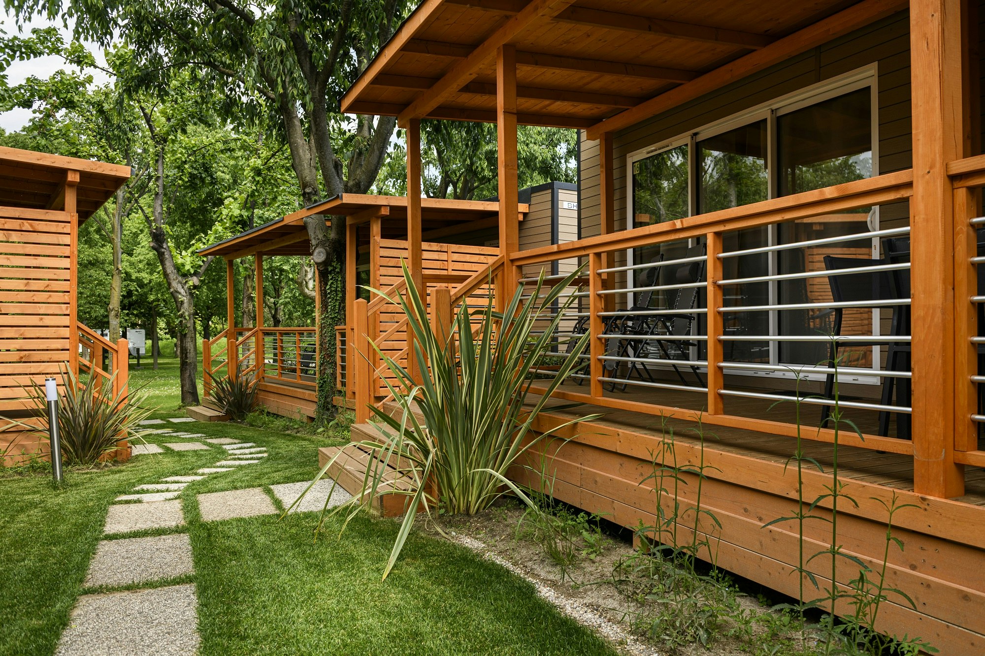 Camping Baia Verde  - Mobilheim mit Terrasse auf dem Campingplatz