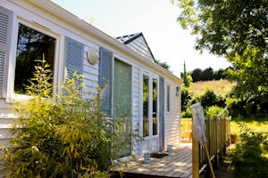 Camping Baie de Térénez - Mobilheim vom Campingplatz mit Veranda