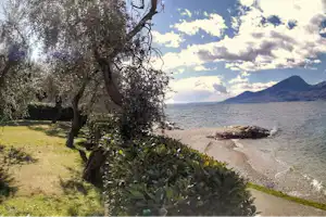 Camping Baldo - Wiese am Wasser