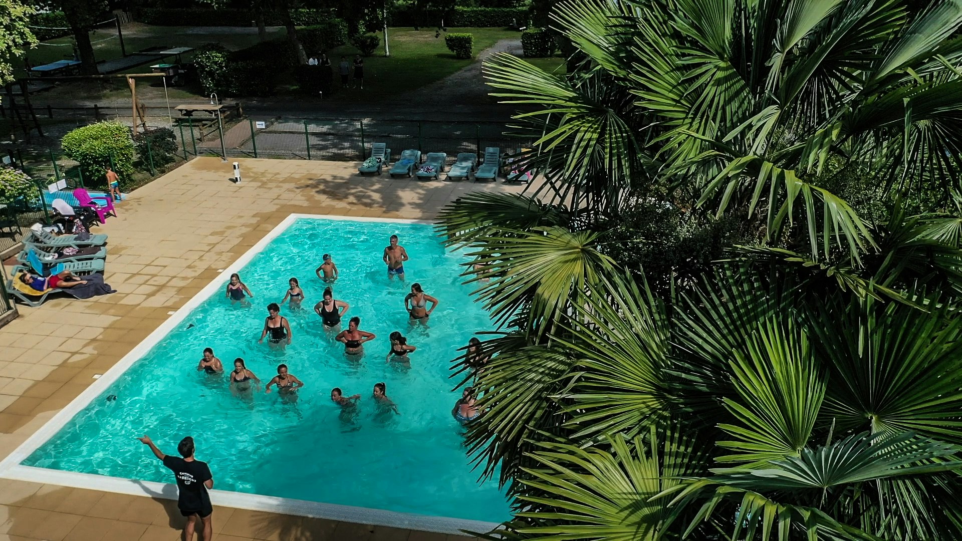 Camping Baretous-Pyrénées - Aqua Kurs in Pool auf dem Campingplatz