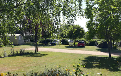 Camping Base de Loisirs d'Iloa