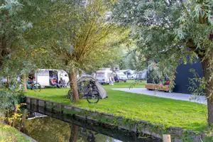 Camping Batenstein BijBatenstein stadscamping Woerden - Zeltplätze bei den Standplätzen