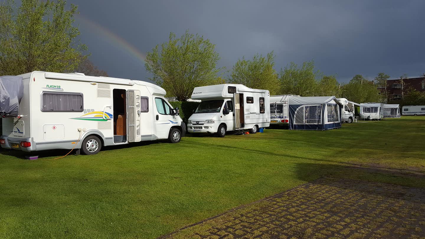 Camping Batenstein -  Campingbereich für Zelte und Wohnwagen im Grünen
