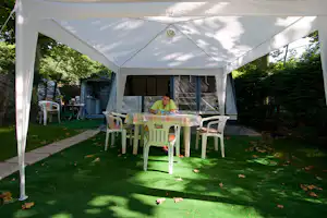 Camping Baztan - Wohnmobilstellplätzen auf dem Campingplatz