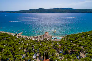 Amadria Park Camping Šibenik - Campingplatz am Meer aus der Vogelperspektive