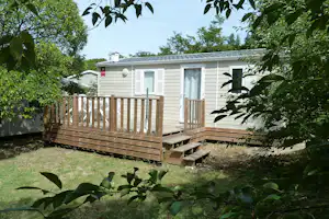 Mobilheim im Grünen mit Terasse auf dem Camping Beau Rivage
