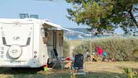 Camping Beau Rivage - Wohnmobilstellplätze mit Blick auf das Meer