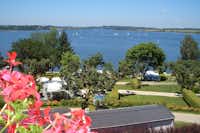 Camping Beau Rivage Pareloup - Panoramablick von oben auf den Pareloup-See