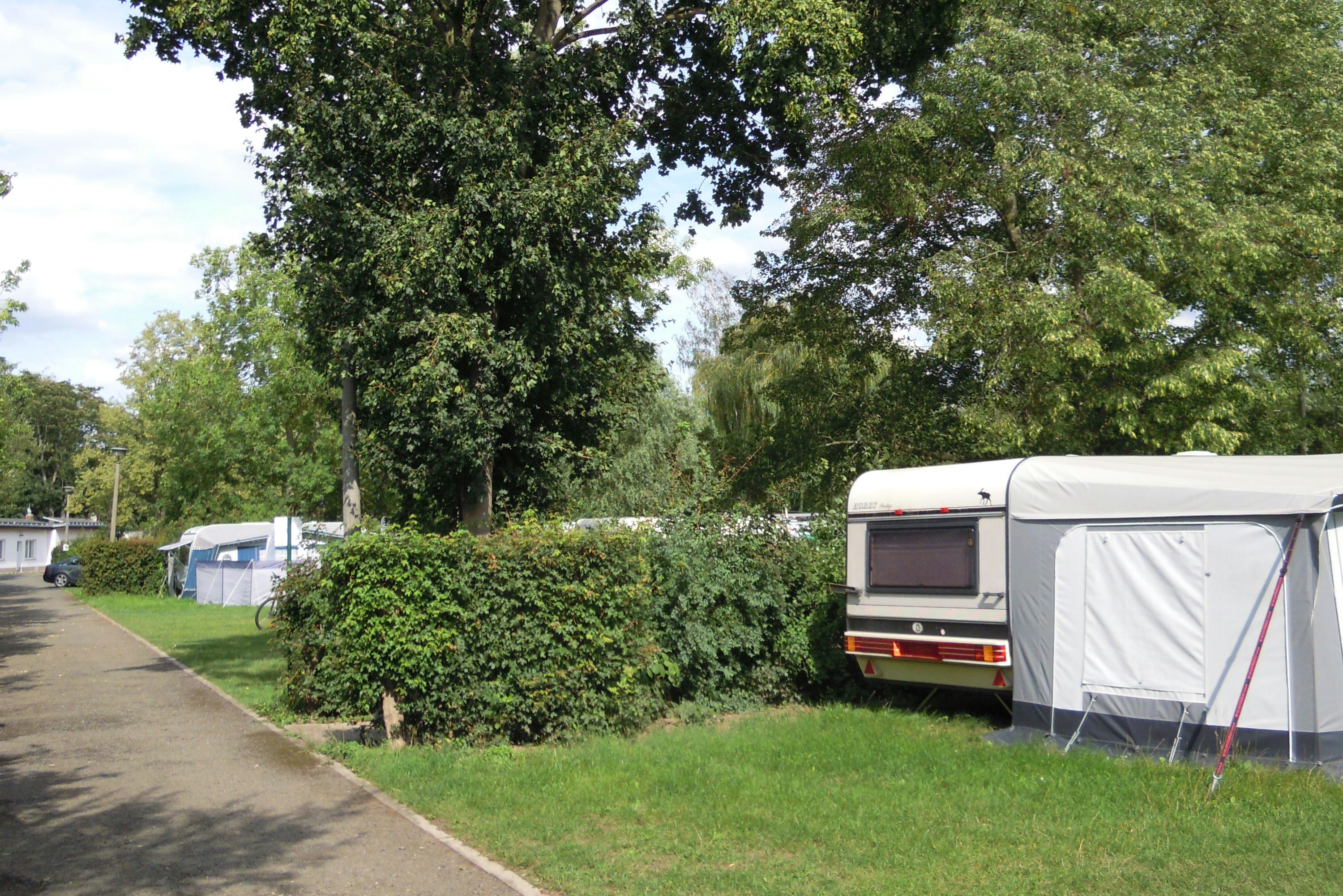 Camping & Ferienpark Bei Jena  Camping Bei Jena - Standplätze auf dem Campingplatz