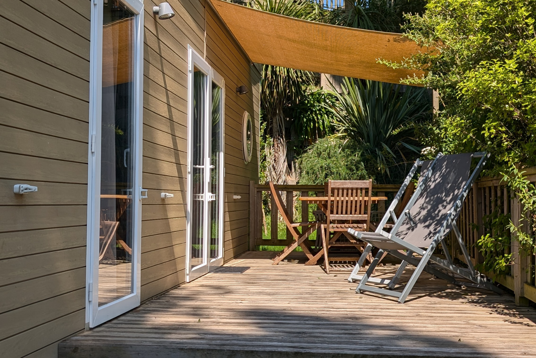 Camping Bel Air  - Mobilheim mit Terrasse auf dem Campingplatz