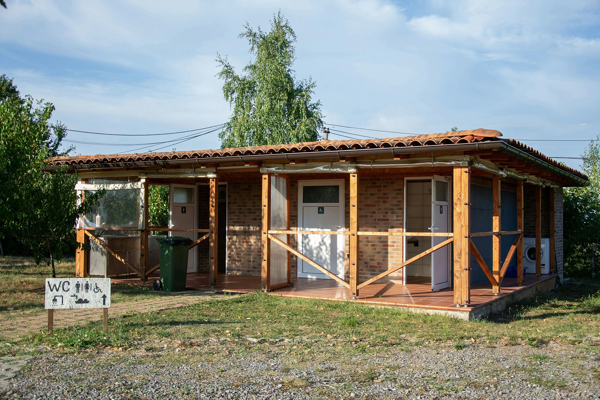 Camping Belgrad Avala - Sanitärgebäude auf dem Campingplatz