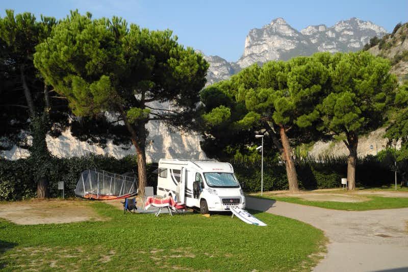 Camping Bellavista  -  Stellplatz vom Campingplatz mit Blick auf die Alpen