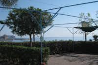 Camping Bellavista  -  Wohnwagen- und Zeltstellplatz vom Campingplatz mit Blick auf das Mittelmeer
