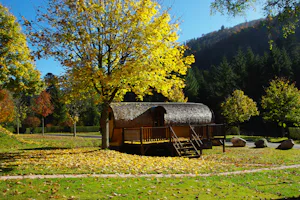 Camping Belle Hutte - Zirkuswagen auf dem Campingplatz
