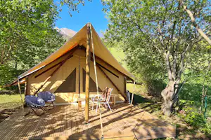 Sites et Paysages Belle Roche Camping Belle Roche - Außenansicht Glamping-Zelt auf dem Campingplatz