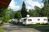 Camping Bellerive - Wohnwagen und Wohnmobile auf Stellplätzen