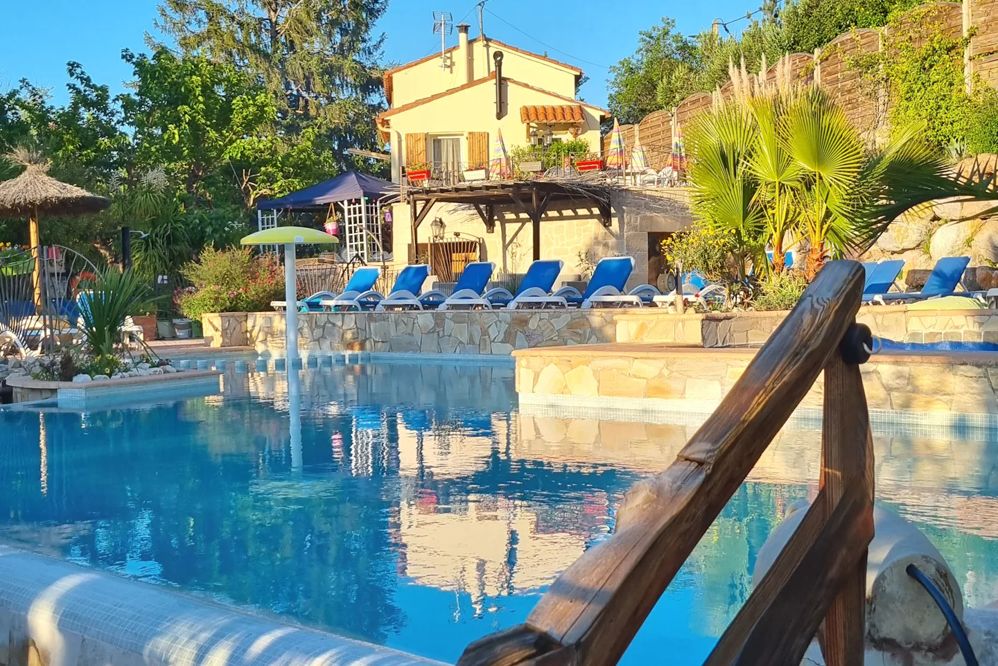 Camping Bellevue (Ria-Sirach)