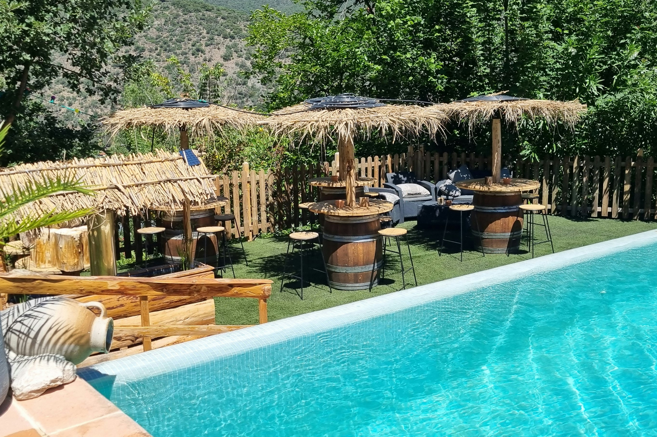 Camping Bellevue - Bar am Pool des Campingplatzes