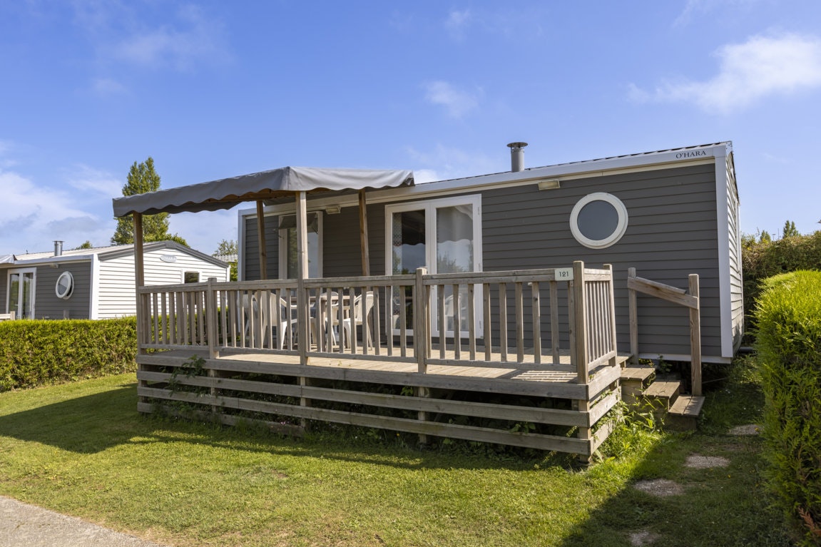 Camping Le Bellevue  Camping Bellevue  - Mobilheim mit Terrasse auf dem Campingplatz