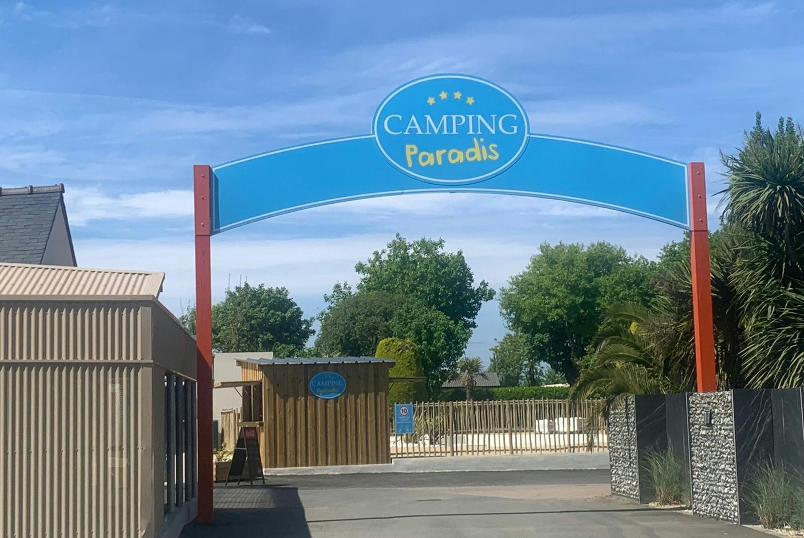 Camping Paradis Bellevue Erquy - Eingang des Campingplatzes