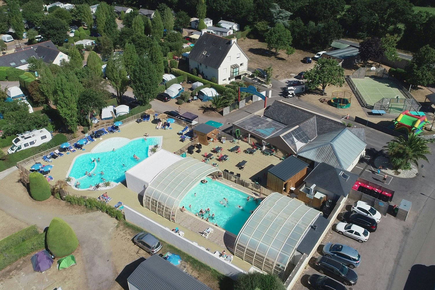 Camping Paradis Bellevue Erquy - Freibad auf dem Campingplatz