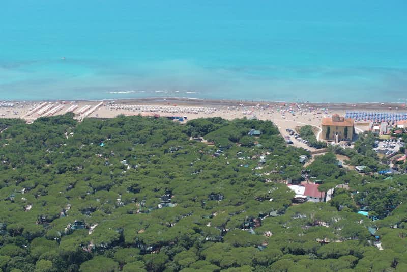 Camping Belmare  -  Campingplatz mit Strand am Mittelmeer aus der Vogelperspektive