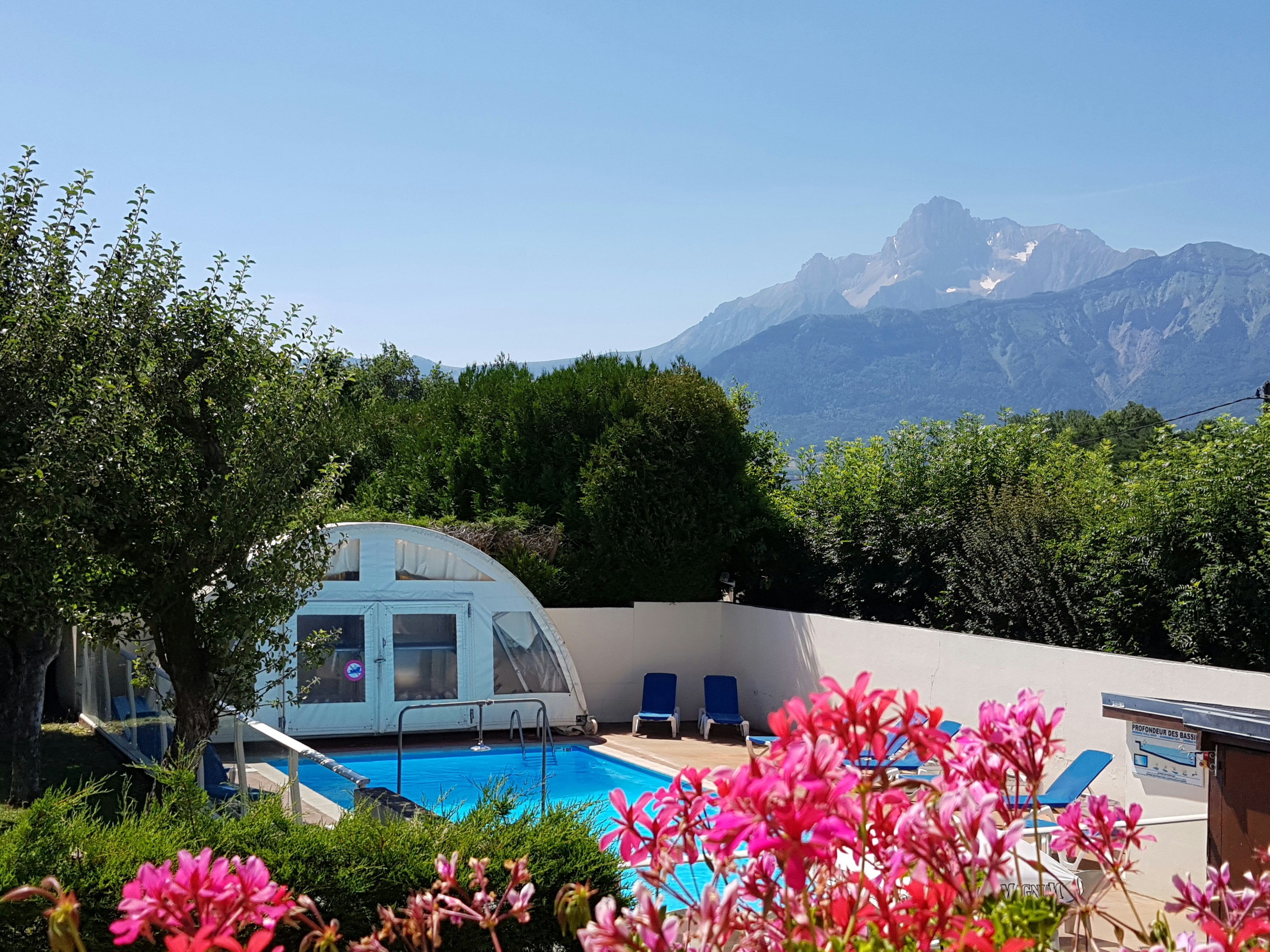 Camping Belvédère de l'Obiou - Pool im Freien auf dem Campingplatz