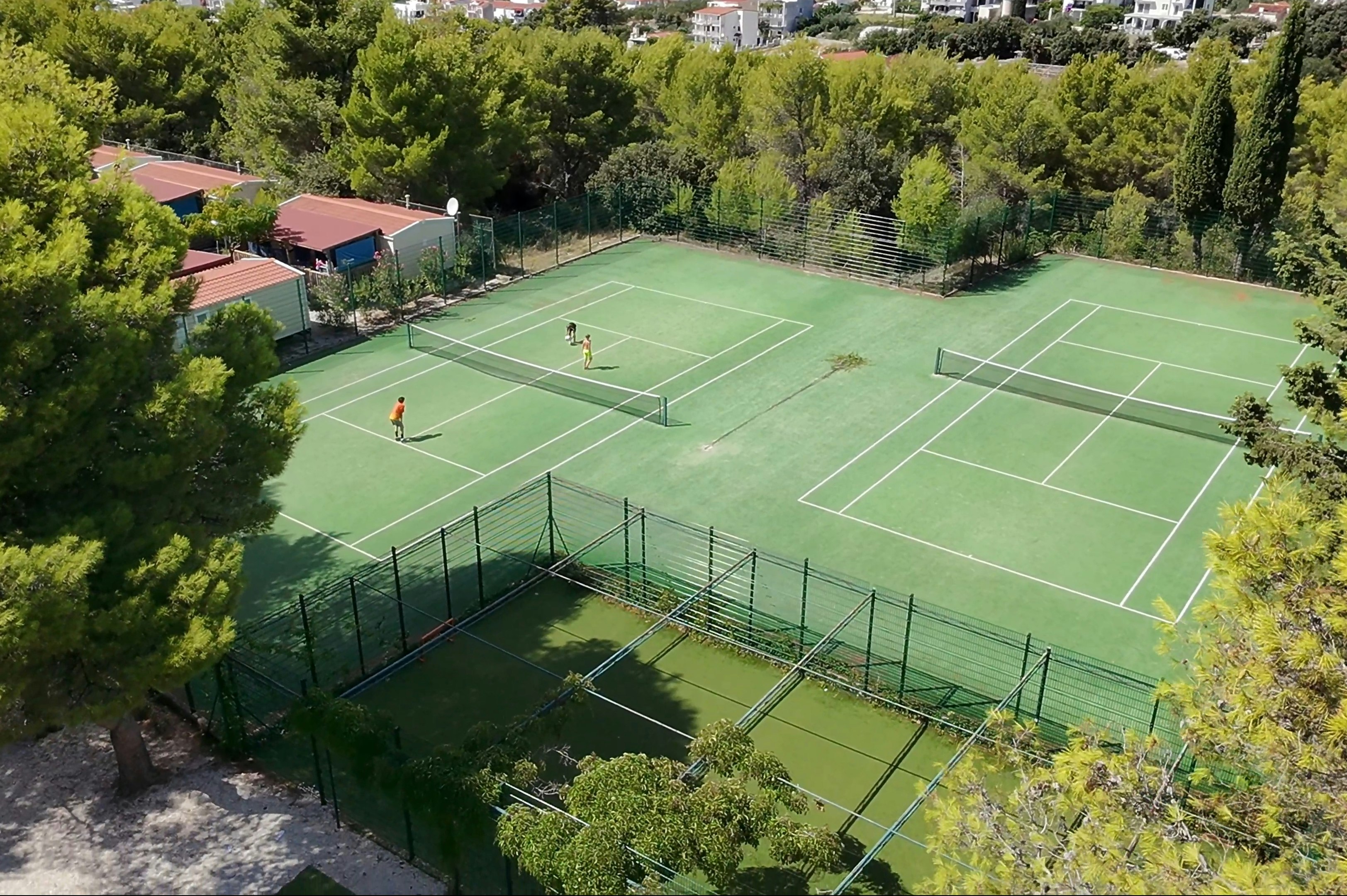 Amadria Park Camping Trogir - Blick auf die Sportplätze auf dem Campingplatz