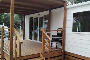 Camping Belvedere - Mobilheim mit überdachter Veranda