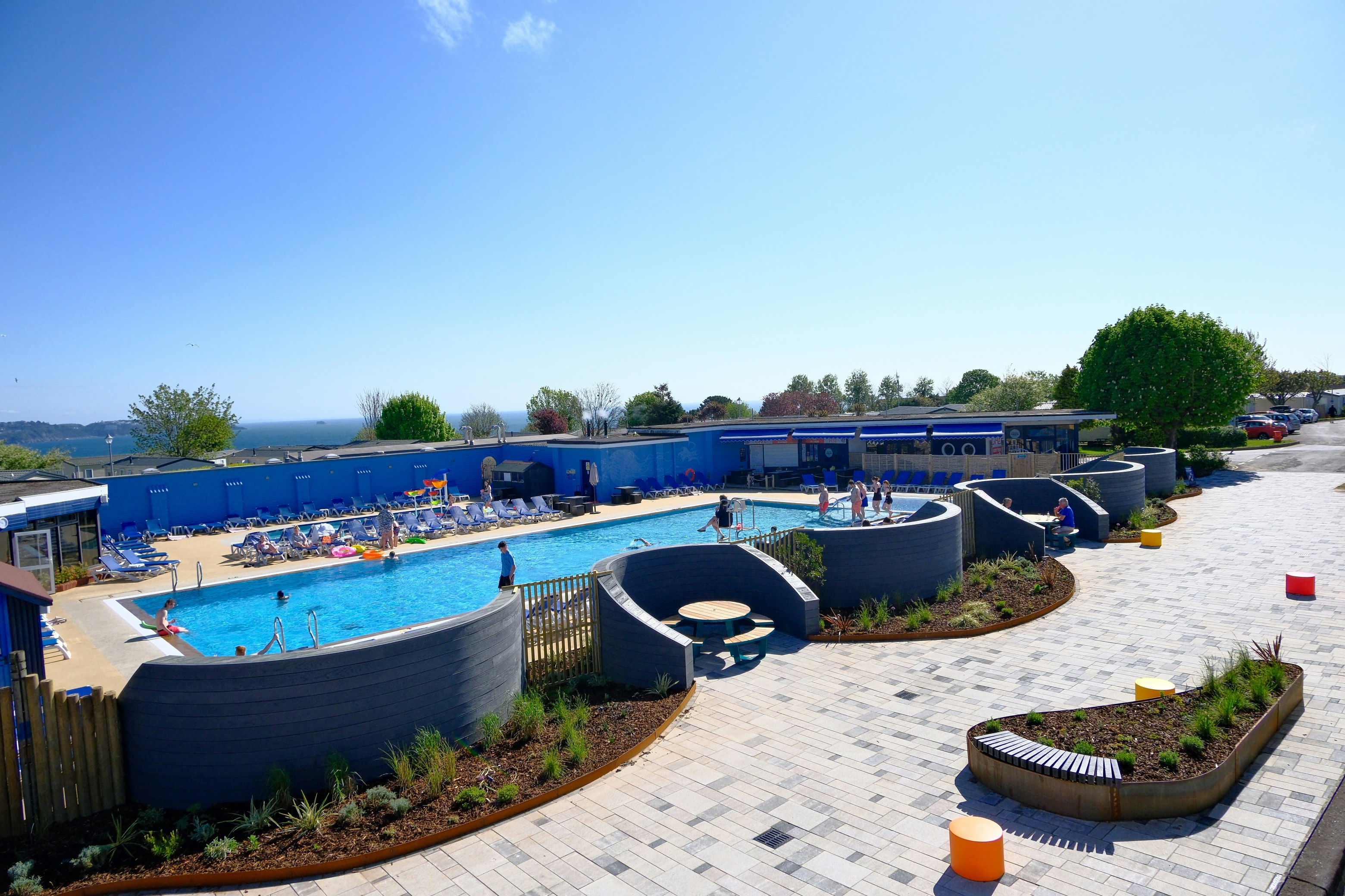Camping Beverley Park - Blick auf den Pool im Freien auf dem Campingplatz