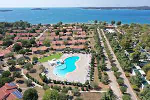Camping Bi Village - Luftaufnahme des Campingplatzes