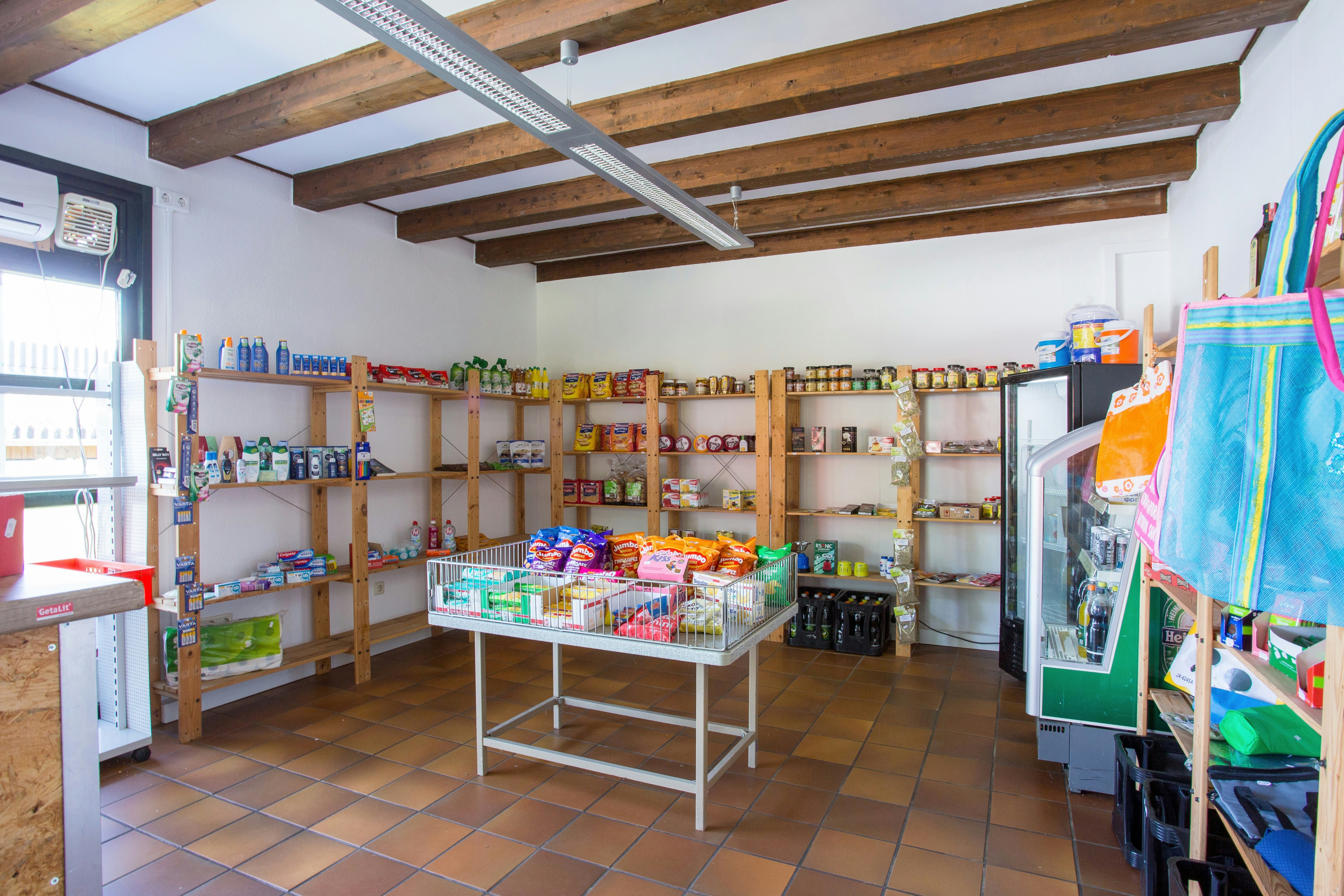 Camping Biggesee-Vier Jahreszeiten - Minimarkt auf dem Campingplatz