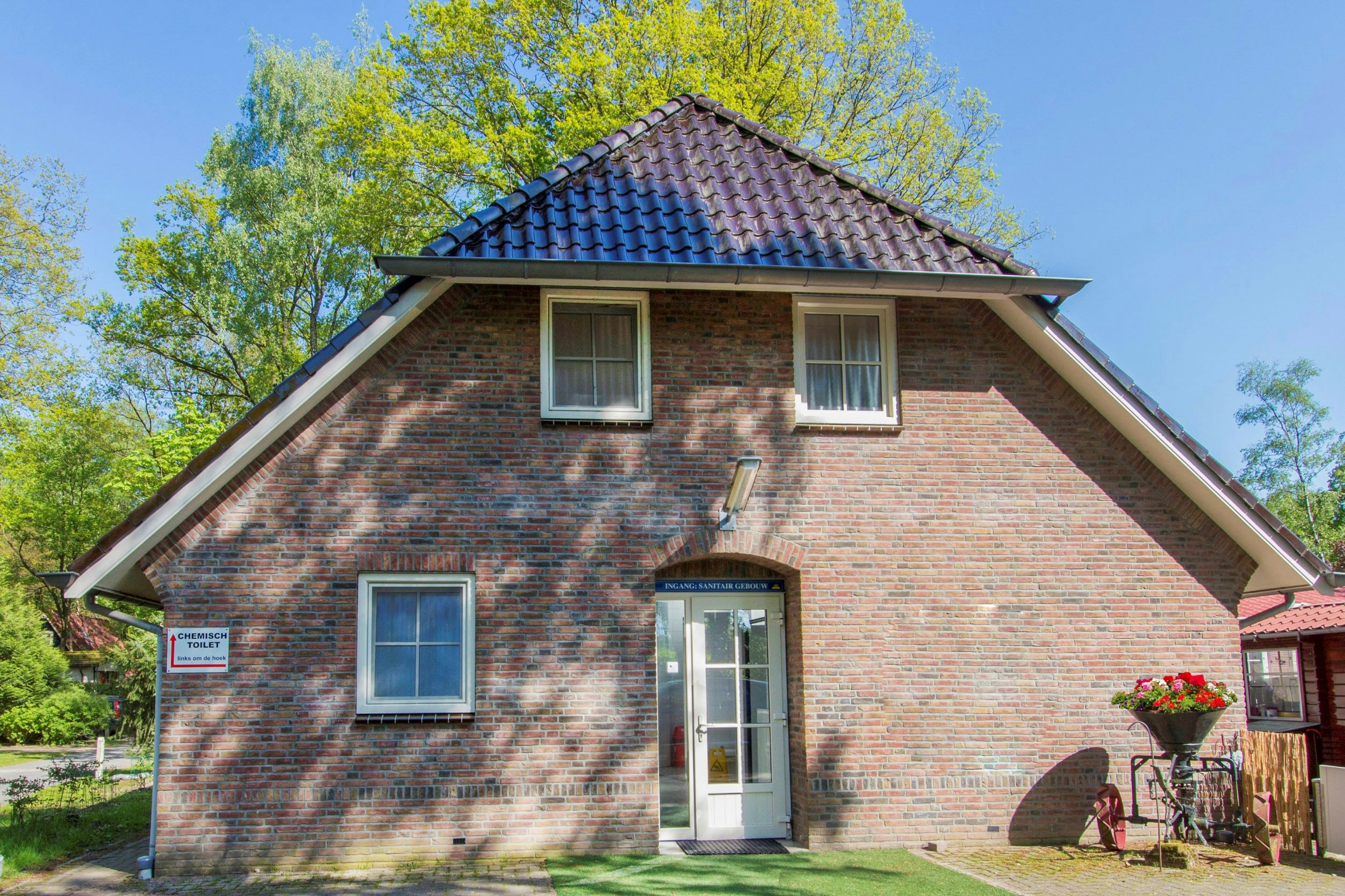 Camping Bij De Bronnen - Sanitärgebäude auf dem Campingplatz