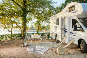 Camping Bijela Uvala - Standplätze auf dem Campingplatz
