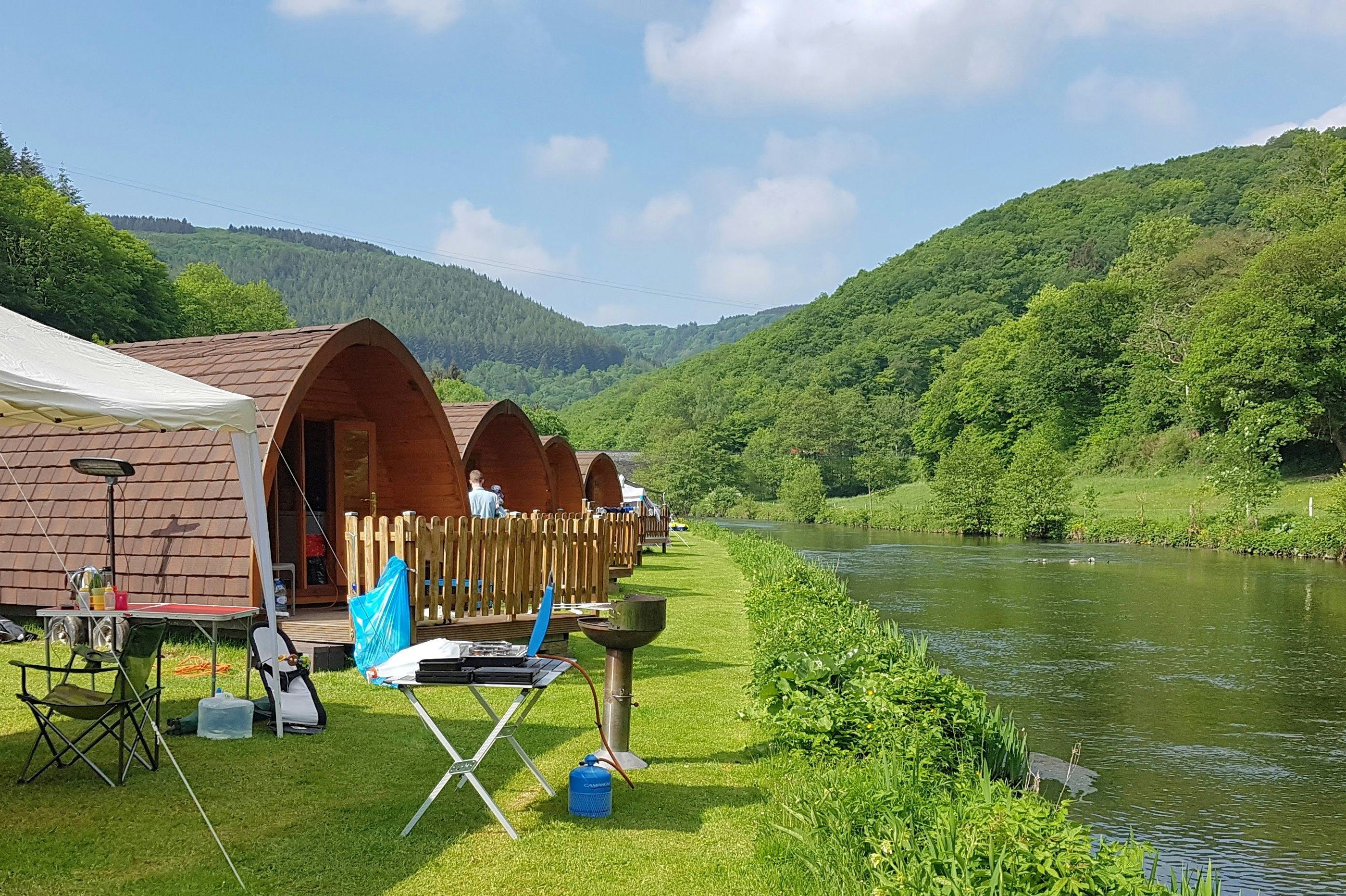Camping Bissen - Mobilheim-Pods am Ufer des Flusses