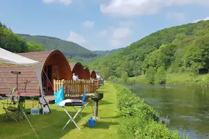 Camping Bissen - Mobilheim-Pods am Ufer des Flusses