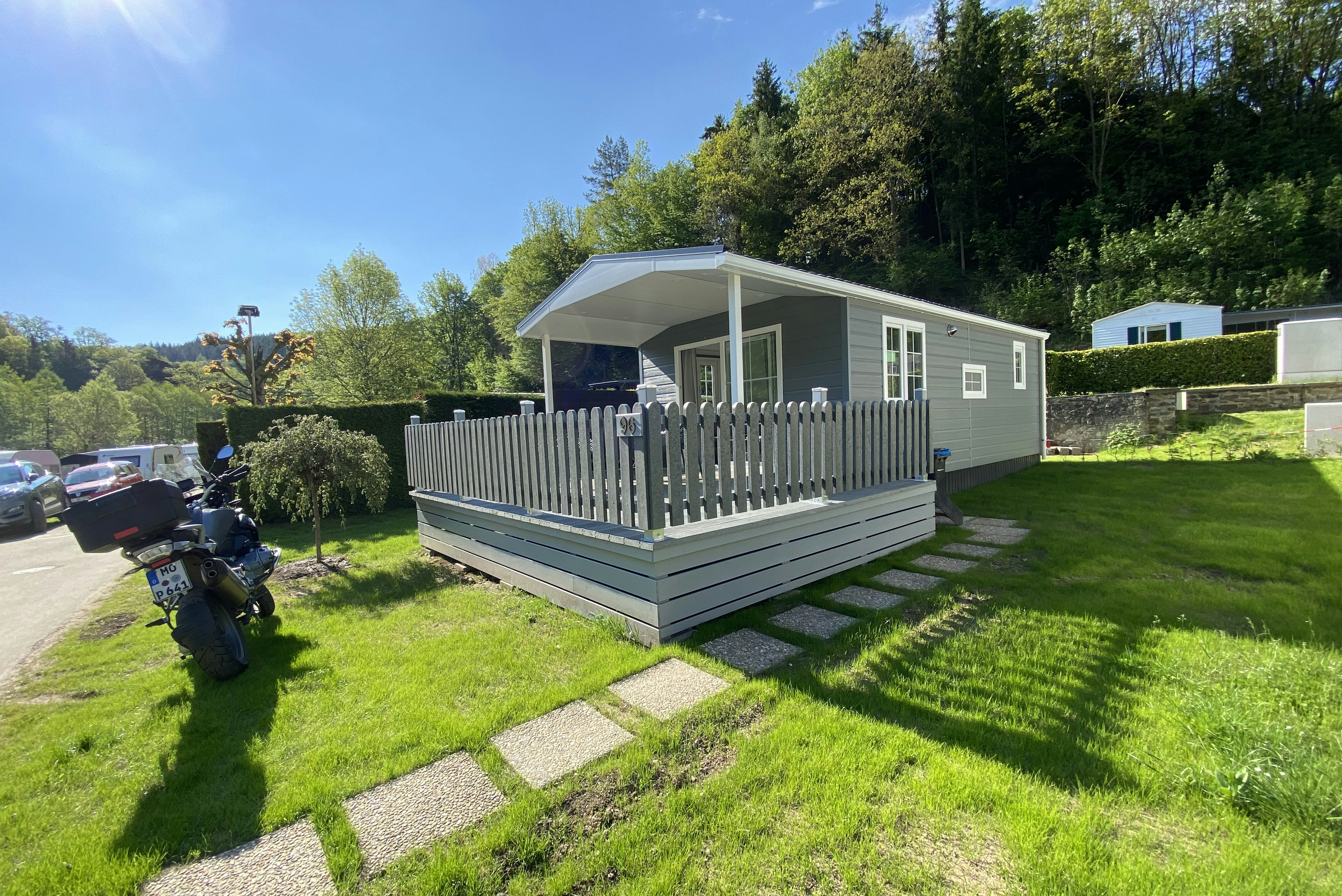 Camping Bissen - Mobilheim mit Terrasse auf dem Campingplatz