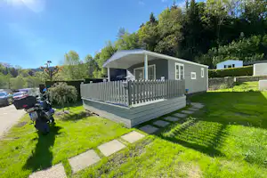 Camping Bissen - Mobilheim mit Terrasse auf dem Campingplatz