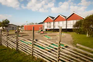 Camping Björkängs - Minigolfanlage auf dem Campingplatz
