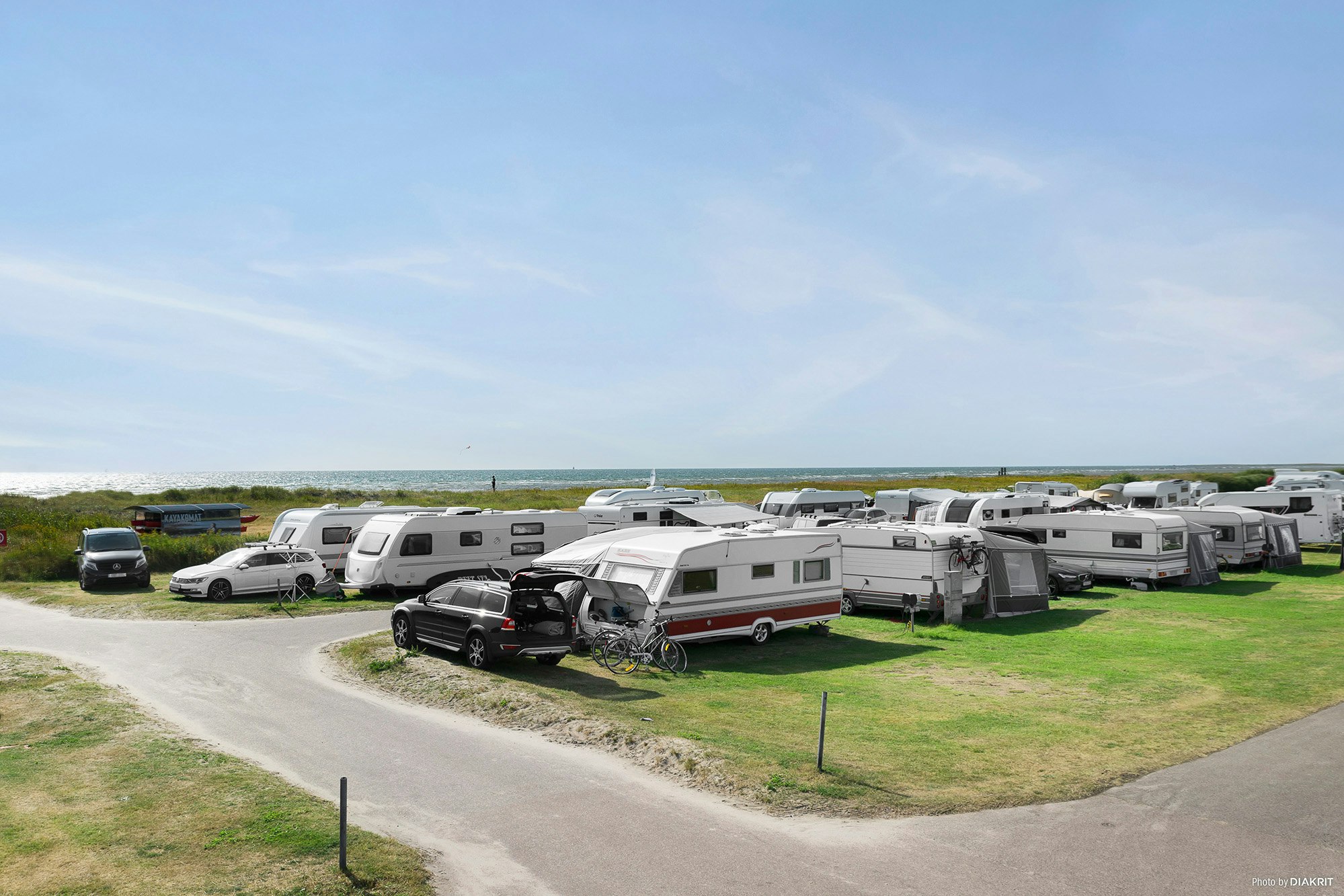 First Camp Björkäng-Varberg - Standplätze auf grüner Wiese mit Meerblick