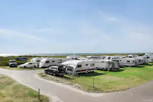 First Camp Björkäng-Varberg - Standplätze auf grüner Wiese mit Meerblick